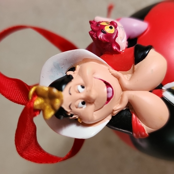 Queen of Hearth - Picture 4 of 5